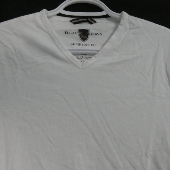 BLACK BROWN 1826 Super Soft Tee | medium | White Cotton V-Neck Short Sleeve Tee - Picture 4 of 12